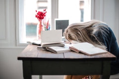 Overdag moe? Zo haal je meer uit je slaap